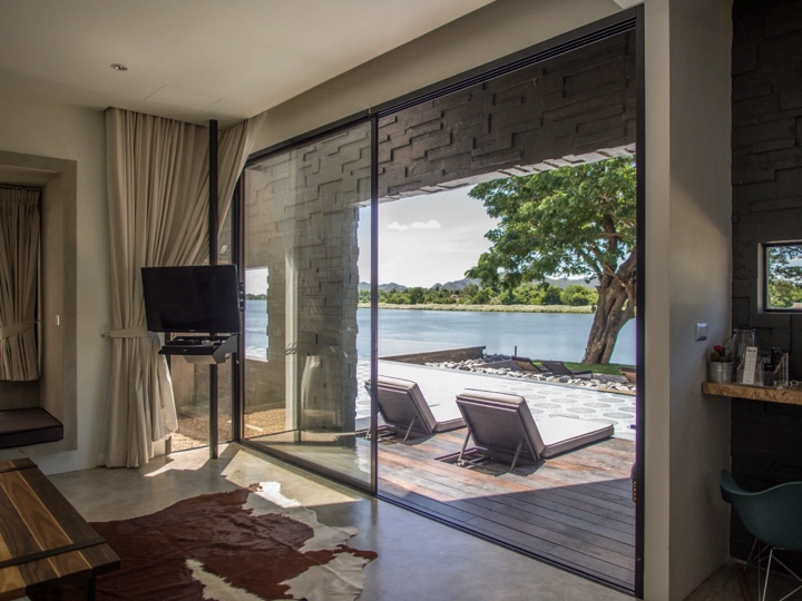 PoolXide Cabin Suite