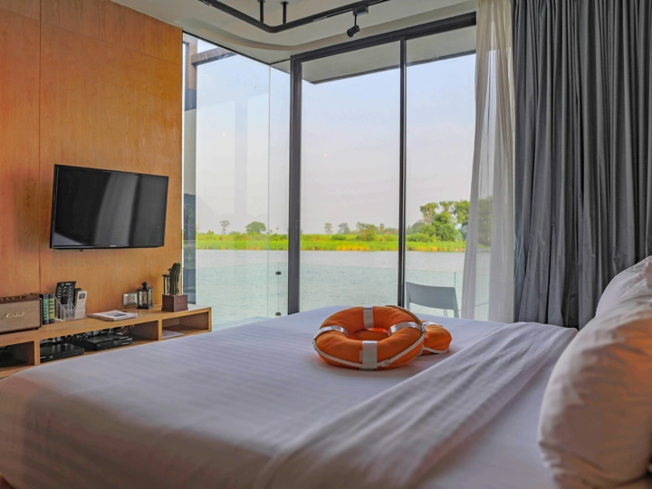 X-Float floating cabin